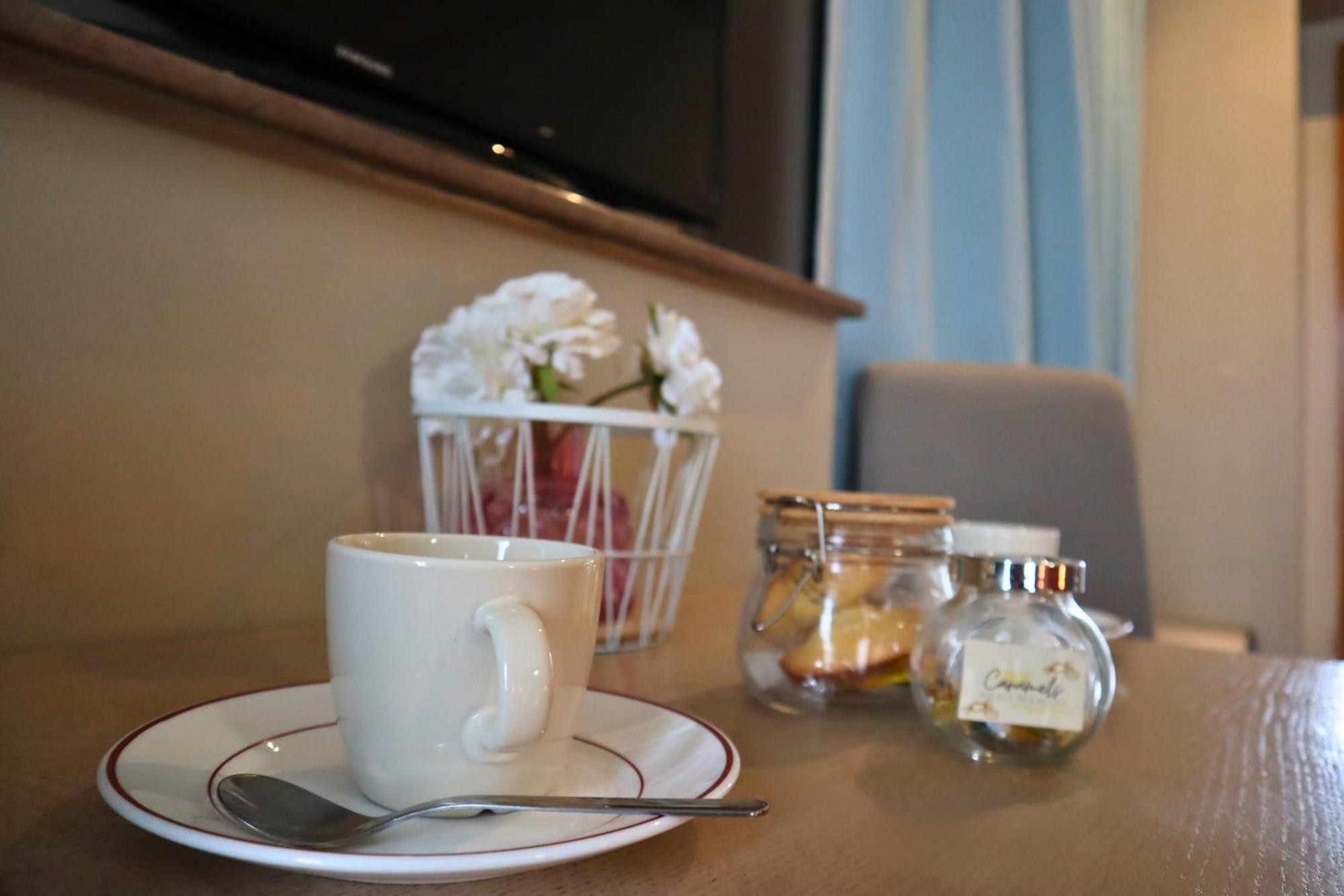 Studios & Appartements Confortables Au Centre De Bourbourg - Gare A Proximite Екстериор снимка